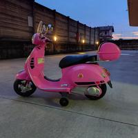 vespa rosa giocattolo elettrica