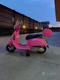 vespa rosa giocattolo elettrica