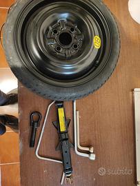 Ruotino di scorta con accessori 