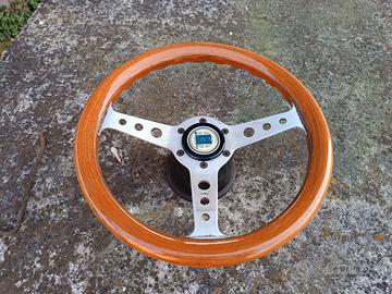 Volante Momo Indy sport in legno alluminio Lancia