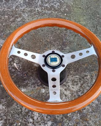 Volante Momo Indy sport in legno alluminio Lancia
