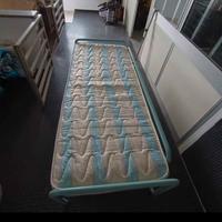 Letto singolo con materasso