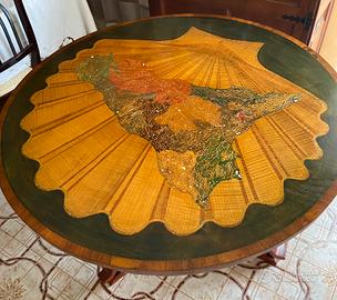 Tavolo intarsiato rotondo