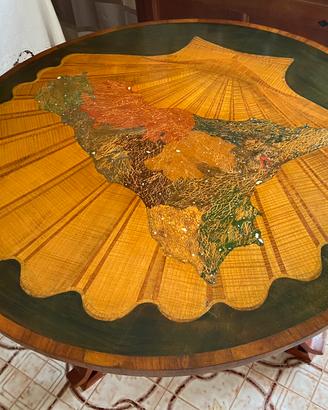 Tavolo intarsiato rotondo