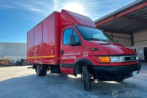 IVECO DAILY CON SPONDA IDRAULICA