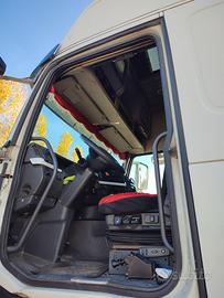 Trattore stradale volvo FH euro 5 con semirimorchi