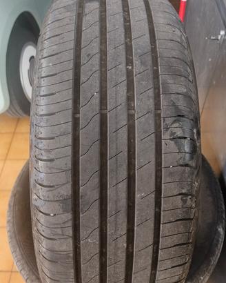 Gomme Estive 215/55 R17 98W 