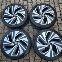 Set di cerchi gommati vari 16/18/21