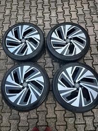 Set di cerchi gommati vari 16/18/21