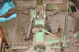 Attrazzatura agricola: Aratro e falciatrice