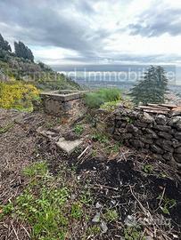 Rudere con giardino a Nunziata di Mascali