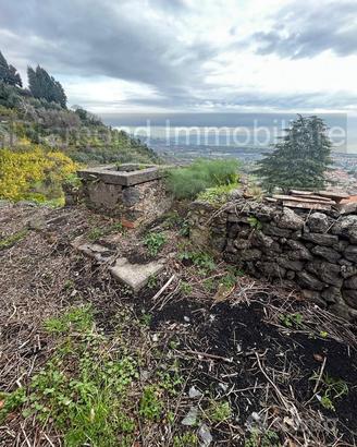 Rudere con giardino a Nunziata di Mascali