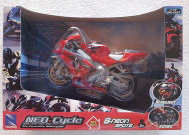 Moto honda con luci e suoni