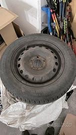 4 cerchi da 16 con gomme termiche 205/65/16C