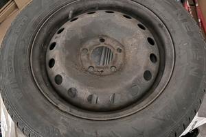 4 cerchi da 16 con gomme termiche 205/65/16C