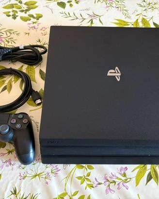 PlayStation 4 Pro 1TB Come Nuova + Joypad e Cavi