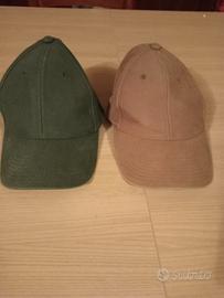 due cappellini baseball 