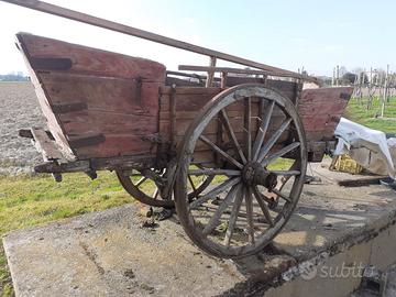 Carro in legno antico