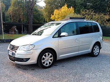 Volkswagen Touran 1.4 tsi Highline 7 Posti UNIPROP