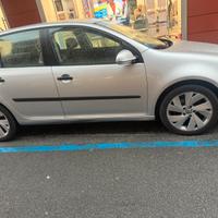 Volkswagen golf seria 5