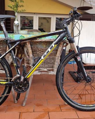 mountain bike MTB GT Avalanche