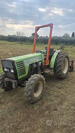 Trattore con fresa, aratro e strip