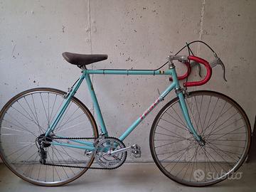 bicicletta corsa Testi