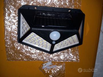 Faretto solare con sensore movimento crepuscolare 