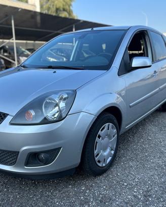 Ford Fiesta 1.2 16V 5p. Ghia