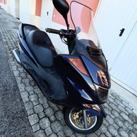 Scambiasi majesty 250 con moto di più grande cilin