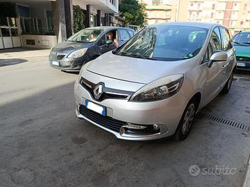 Renault Scenic X-Mod 1.5 dci edc