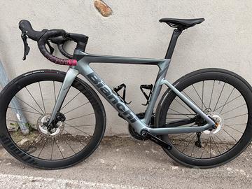 V.PERMUTE Bianchi Oltre Race Disc Shimano 12 V