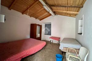 CASA DI CORTE A VEROLI