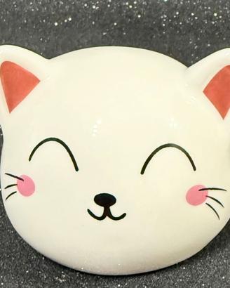 Salvadanaio piccolo a forma di gatto