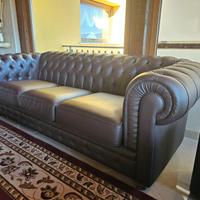 Divano chesterfield 3 posti come nuovo