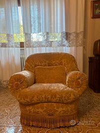 2 poltrone e divano a due posti vintage