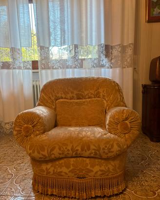 2 poltrone e divano a due posti vintage
