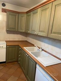 Cucina verde decapato