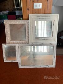 Composizione di 4 specchi stile shabby chic