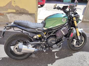 Benelli Leoncino 800