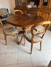 Tavolo rotondo allungabile con sedie