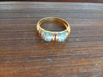 Anello a fascia in Oro Giallo con Diamanti e Rubin