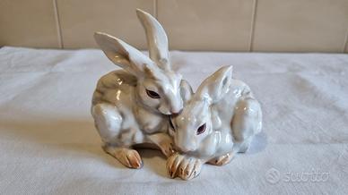 statuetta in porcellana conigli di G Tagliarol Tay