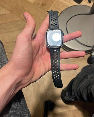 apple watch se (44mm)