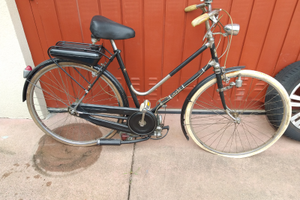 Motorino mosquito su bicicletta bianchi