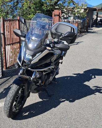 Honda nc 750 travel edition dct 2025