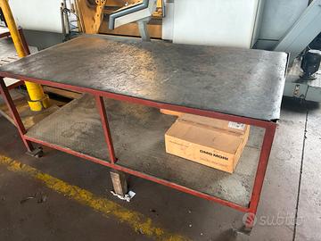 Banco da lavoro 2x1 m con ruote e piano inferiore