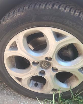 4 cerchi Citroen  gomme nuove hankook 195/55 R16
