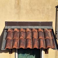 Tettoia per porta d'ingresso 