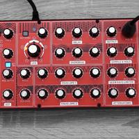 Behringer Neutron - Sintetizzatore Semi-Modulare A